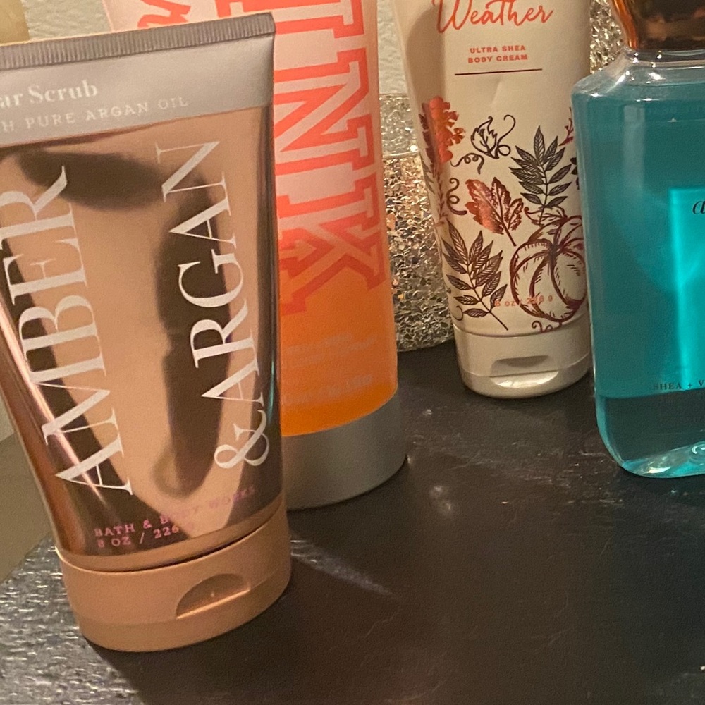 Amber Scrub